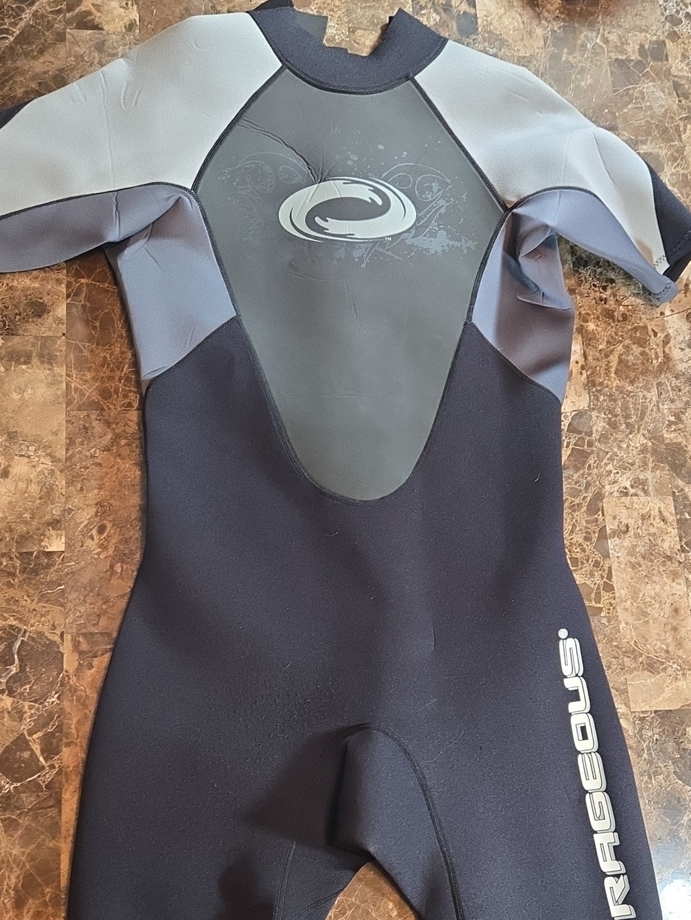 O’RAGEOUS Wetsuit.  Boys Size Large. Like New Condition